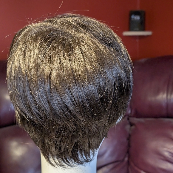 Wig - Picture 4 of 7